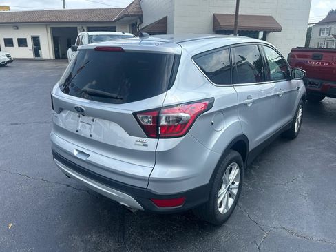 Used 2017 Ford Escape SE w/ SE Cold Weather Package FWD image 4