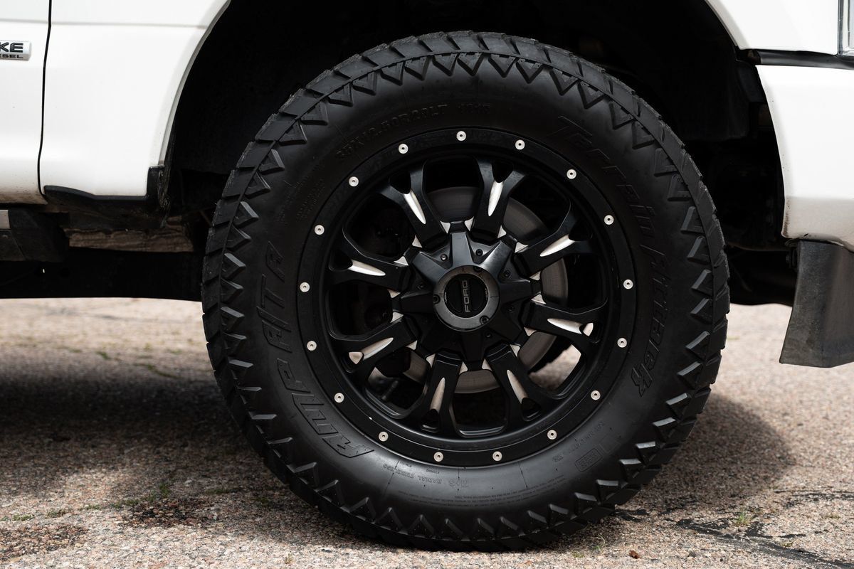 Used 2020 Ford F350 Limited AWD/4WD image 9