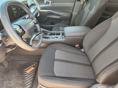 New 2026 Kia Sorento LX FWD image 10