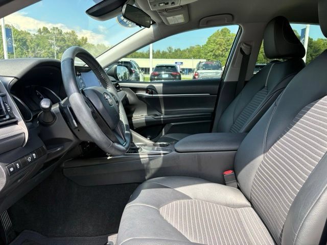 Used 2022 Toyota Camry SE FWD image 9