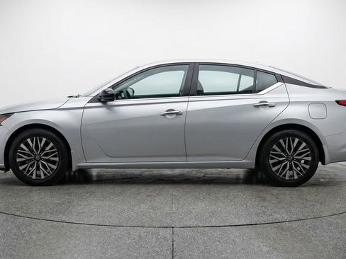 Used 2025 Nissan Altima 2.5 SV image 5