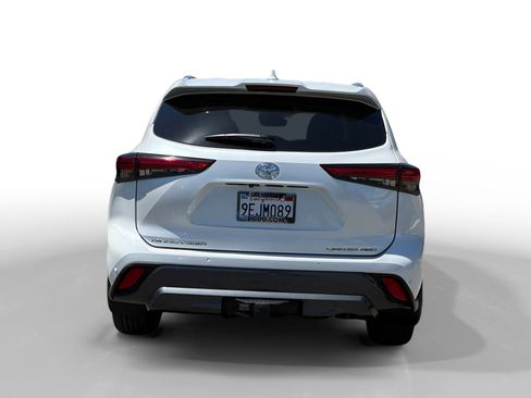 Used 2023 Toyota Highlander Limited AWD/4WD image 4