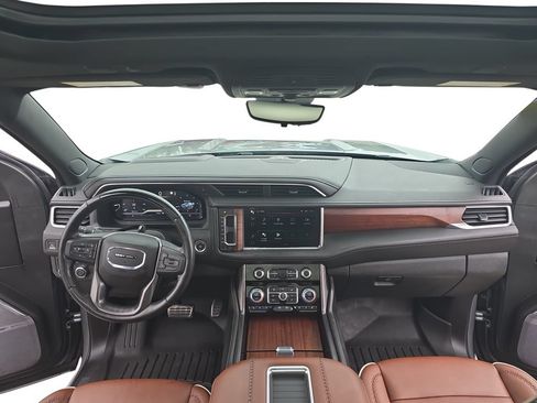 Certified 2023 GMC Yukon XL Denali Ultimate AWD/4WD image 8