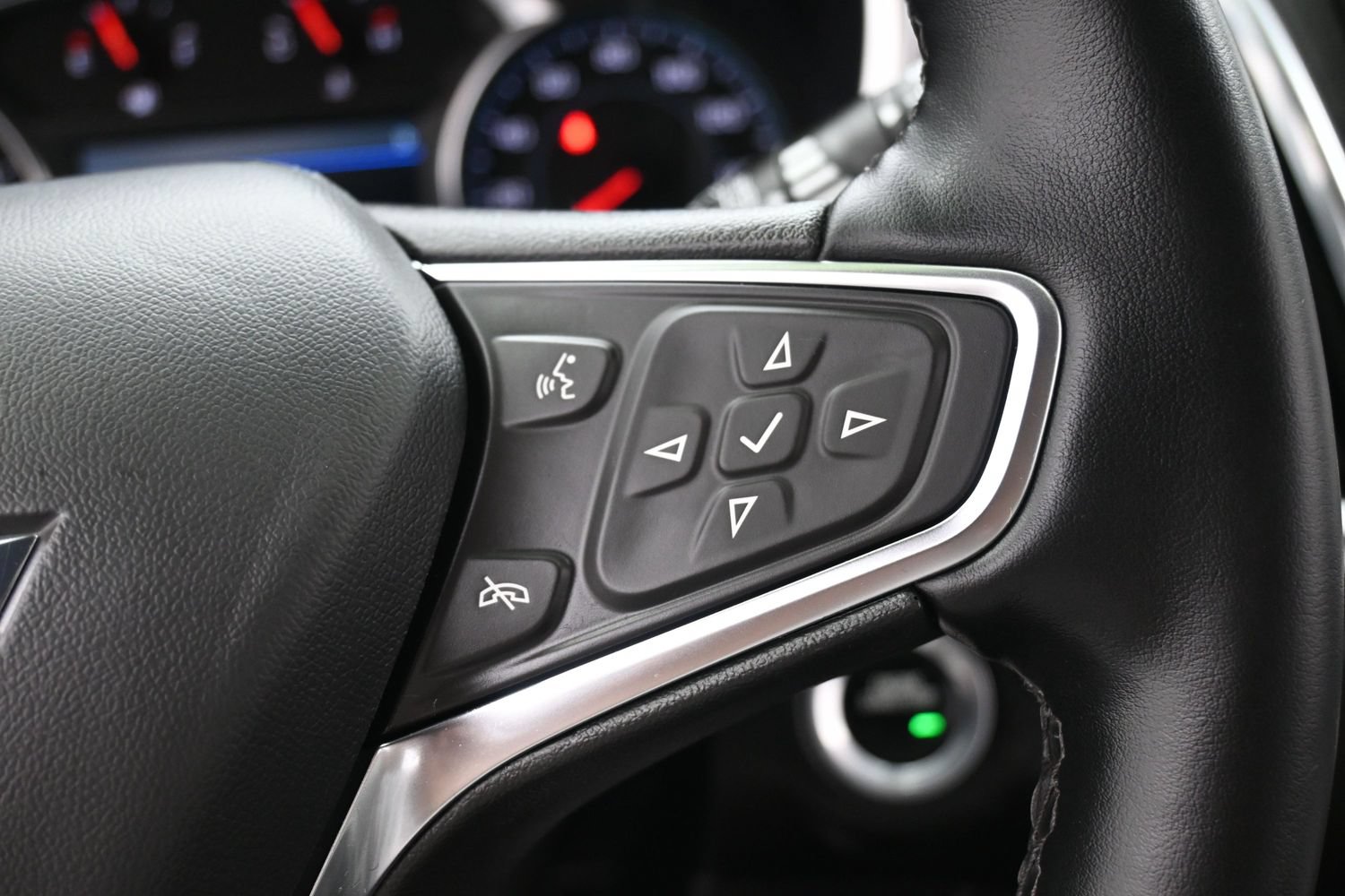 Used 2024 Chevrolet Equinox LT AWD/4WD image 25