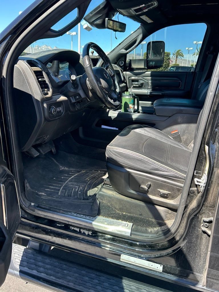 Used 2022 RAM 3500 Limited AWD/4WD image 3