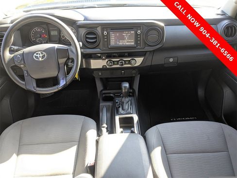 Used 2016 Toyota Tacoma SR image 15