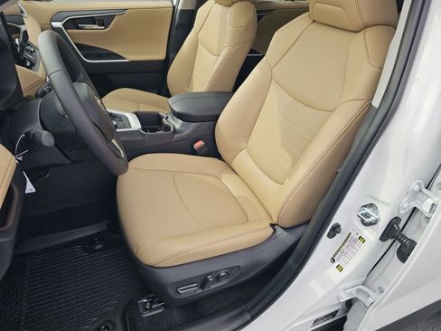 Certified 2025 Toyota RAV4 Limited w/ Advanced Technology Package image 8