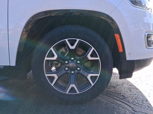 Used 2024 Jeep Wagoneer L Series III w/ Flexible Seating Group image 8