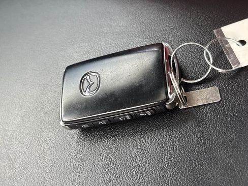 Used 2024 MAZDA MAZDA3 s image 29