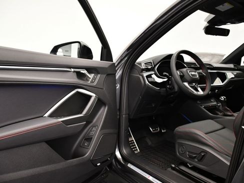 Used 2025 Audi Q3 2.0T Premium Plus w/ Premium Plus Package image 38