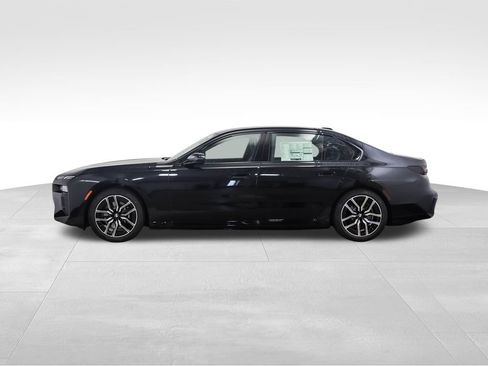 New 2026 BMW i7 xDrive60 w/ Premium Package AWD/4WD image 2
