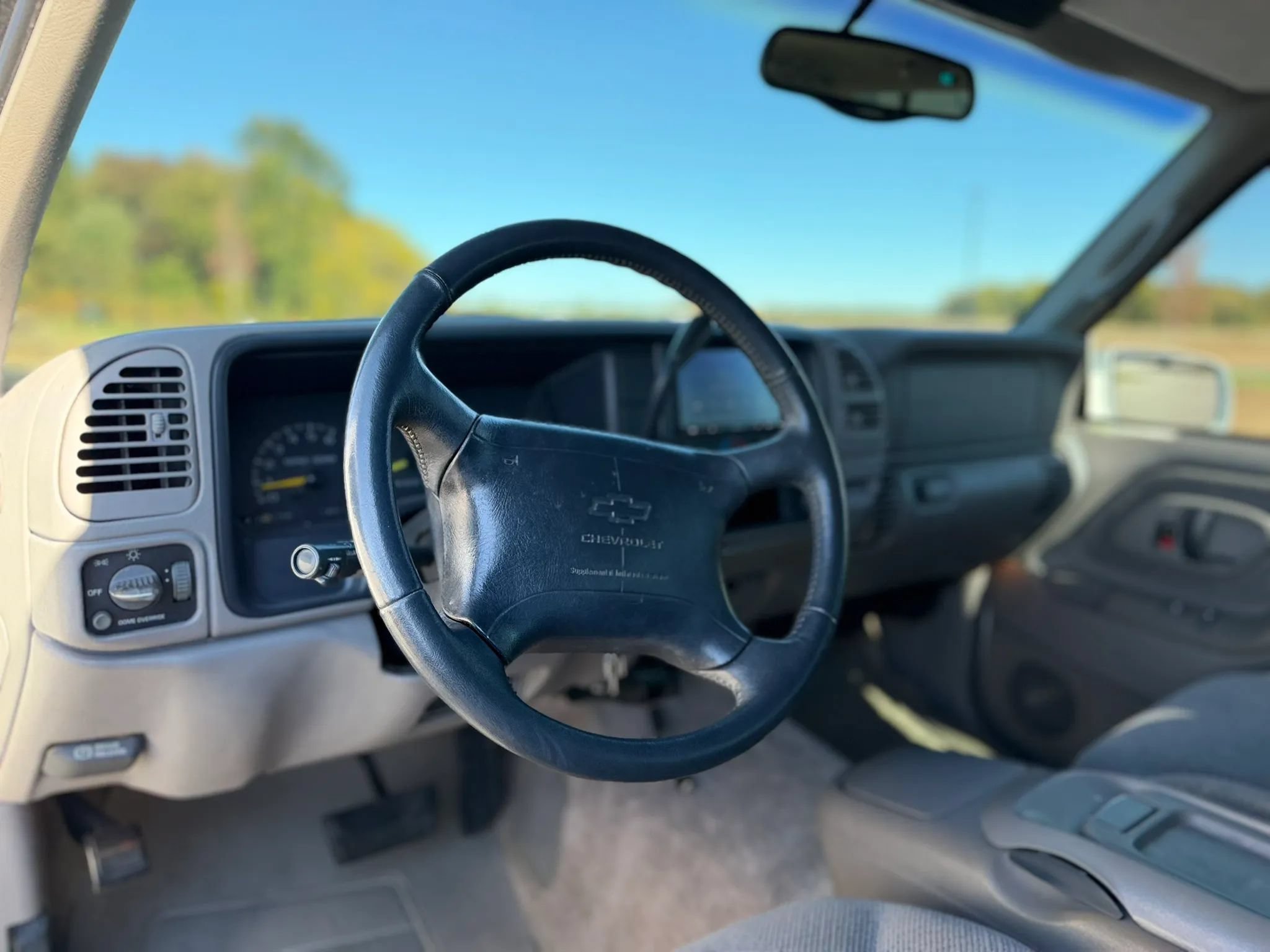 Used 1997 Chevrolet Tahoe 4WD 2-Door w/ Preferred Equipment Group 2 image 13