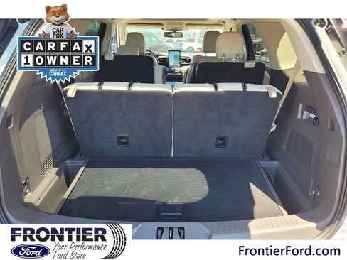 Used 2020 Ford Explorer Platinum w/ Premium Technology Package AWD/4WD image 27