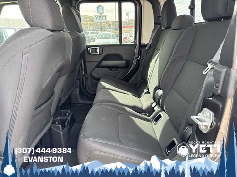 Used 2023 Jeep Gladiator Overland image 21
