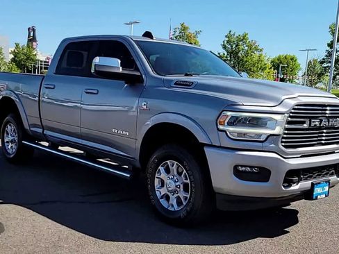 Used 2022 RAM 2500 Laramie AWD/4WD image 2