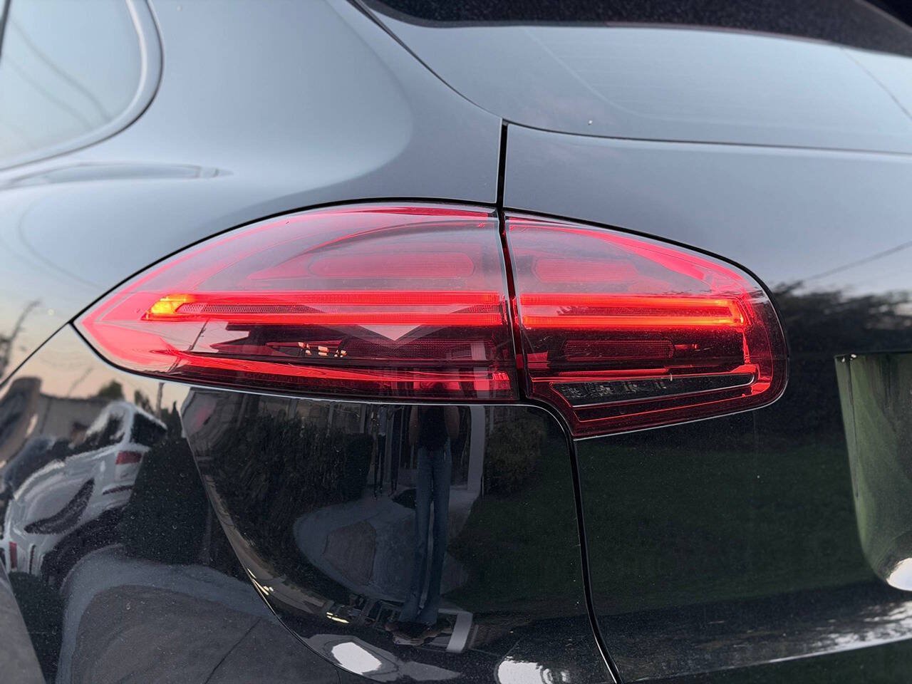 Used 2017 Porsche Cayenne Platinum Edition AWD/4WD image 12