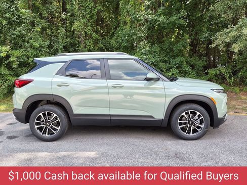 New 2026 Chevrolet TrailBlazer LT w/ Driver Confidence Package FWD image 3