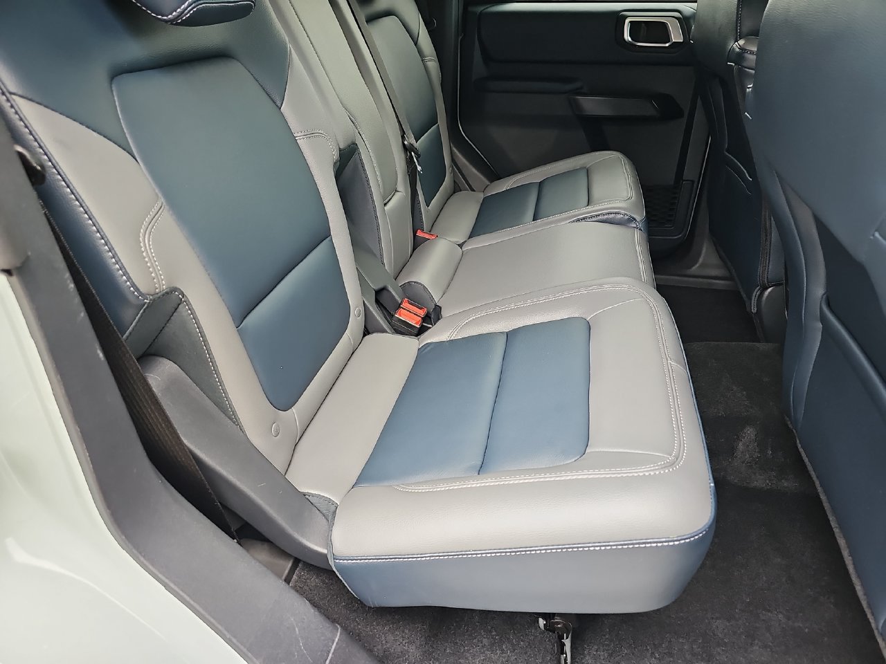Used 2024 Ford Bronco Outer Banks AWD/4WD image 16
