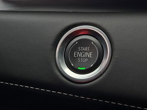 Used 2024 Cadillac Escalade Sport Platinum w/ LPO, ONYX Package image 18