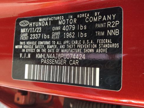 Used 2023 Hyundai Elantra Limited image 33