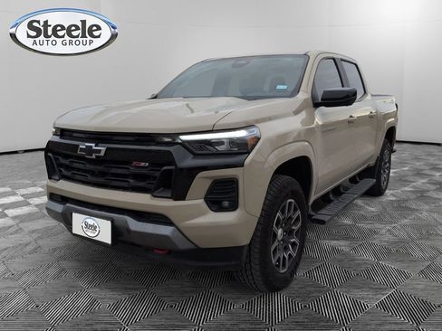 Used 2023 Chevrolet Colorado Z71 w/ Z71 Convenience Package 2 image 1