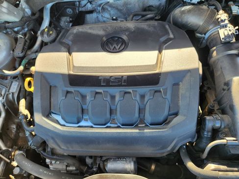 Used 2024 Volkswagen Tiguan SE image 32