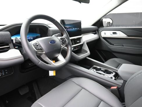 New 2026 Ford Explorer Active w/ Active Comfort Package RWD image 18