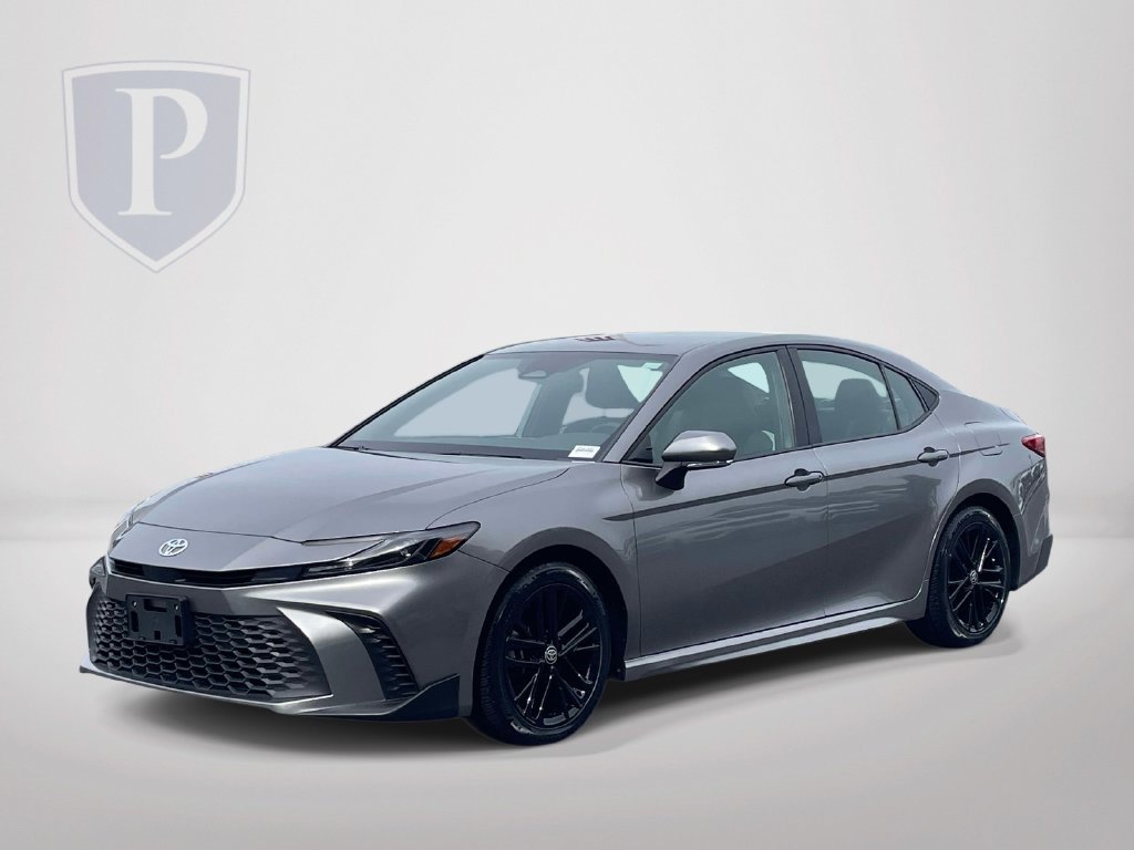 Used 2025 Toyota Camry SE FWD image 4