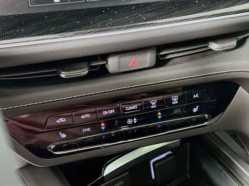 Certified 2023 Buick Envision Essence w/ Technology Package I AWD/4WD image 15