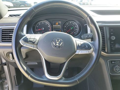 Used 2020 Volkswagen Atlas Cross Sport SE w/ Panoramic Sunroof Package image 25