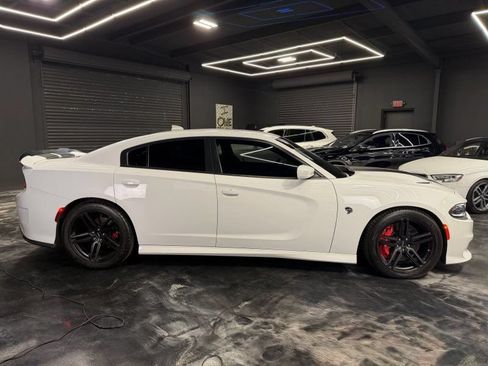 Used 2017 Dodge Charger SRT Hellcat RWD image 4