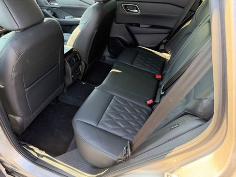 New 2026 Nissan Rogue Platinum AWD/4WD image 14