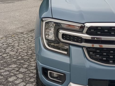 Used 2024 Ford Ranger XLT w/ FX4 Off-Road Package image 8