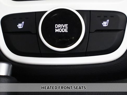 Used 2025 Hyundai Venue Limited FWD image 6