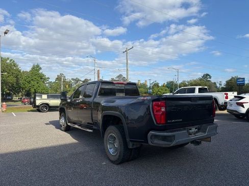 Used 2024 Chevrolet Silverado 3500 LT w/ Convenience Package image 7