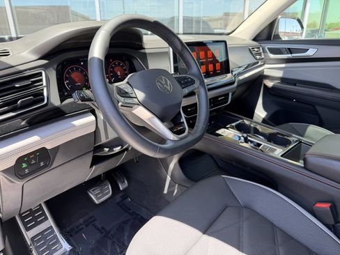 Used 2024 Volkswagen Atlas Peak Edition SEL AWD/4WD image 36