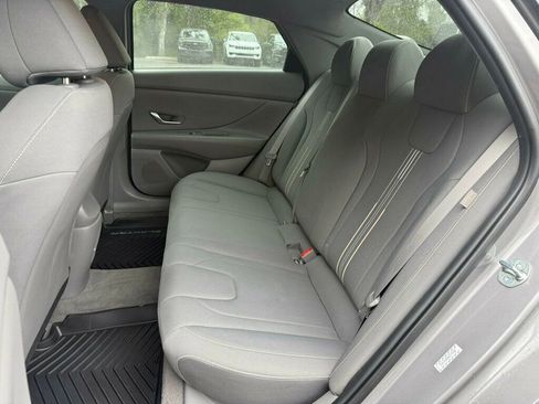 Used 2024 Hyundai Elantra SEL FWD image 7