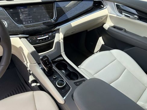 Certified 2025 Cadillac XT6 Premium Luxury w/ LPO, Floor Liner Package AWD/4WD image 27