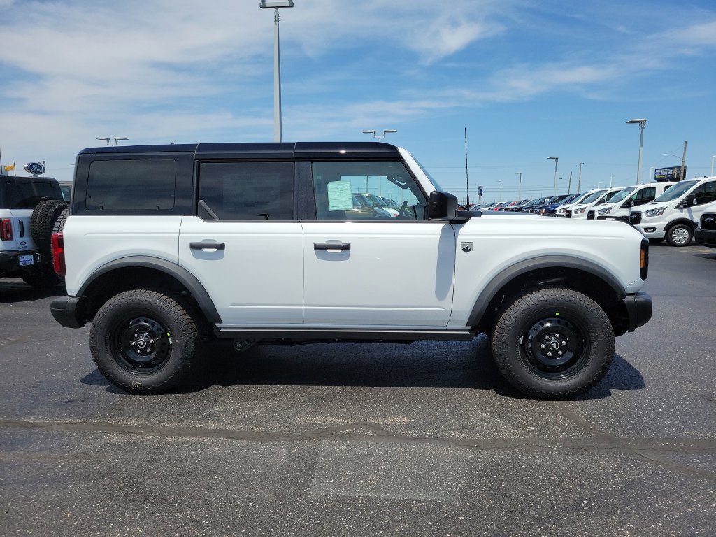 New 2026 Ford Bronco Big Bend w/ Black Diamond Package AWD/4WD image 3