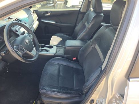 Used 2012 Toyota Camry SE w/ Leather Pkg FWD image 10