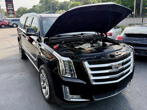 Used 2018 Cadillac Escalade ESV Premium Luxury AWD/4WD image 4