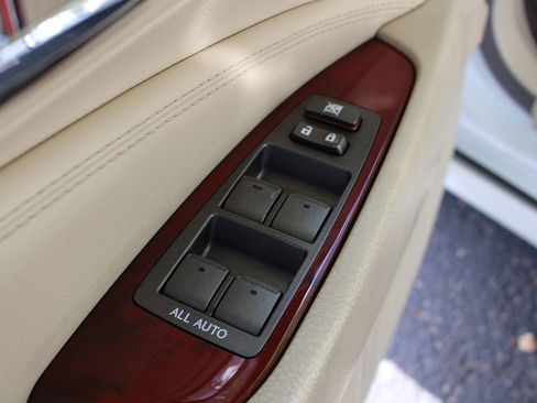 Used 2011 Lexus LS 460 image 9