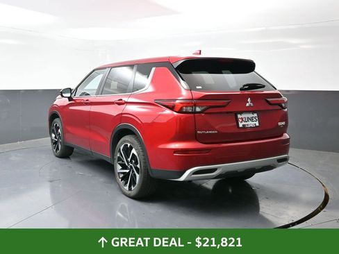 Used 2024 Mitsubishi Outlander SE image 12