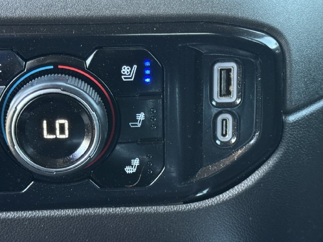 Certified 2025 Chevrolet Silverado 1500 LTZ AWD/4WD image 23