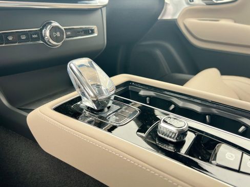 New 2026 Volvo XC90 B6 Ultra w/ Lounge Package image 21