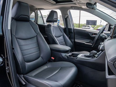 Used 2021 Toyota RAV4 XLE Premium FWD image 21