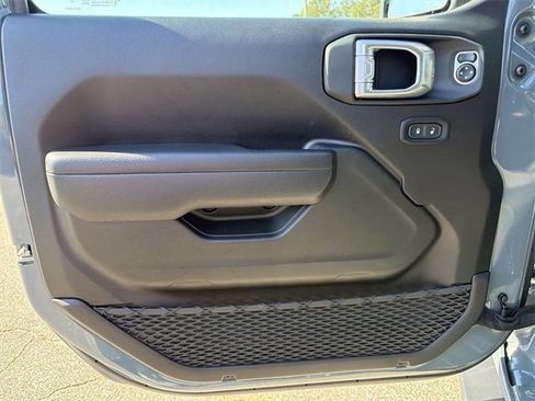 Used 2024 Jeep Wrangler Willys image 10