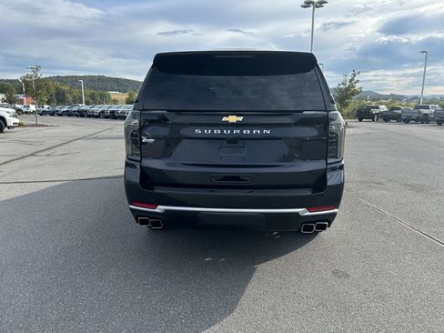 New 2025 Chevrolet Suburban High Country image 6