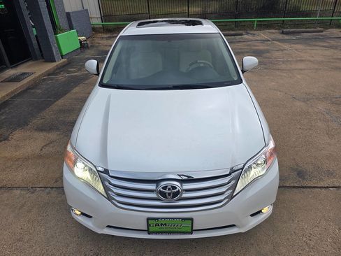 Used 2011 Toyota Avalon Limited image 57