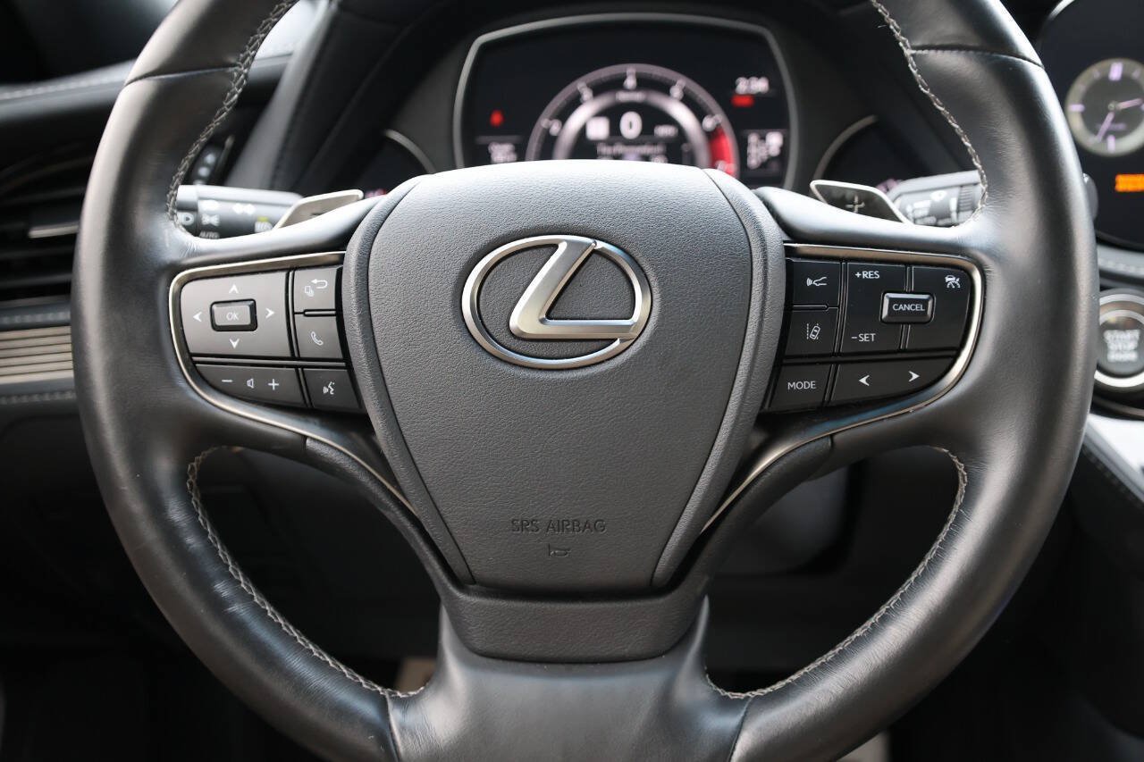 Used 2021 Lexus LS 500 w/ Accessory Package (Z2) RWD image 18